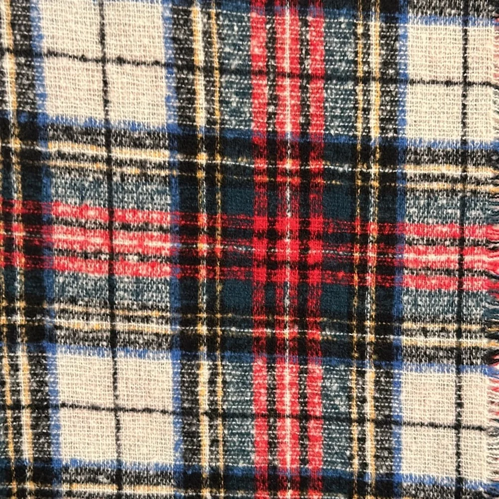 Old Navy Red White Black Plaid Flannel Scarf Soft Cozy Fringed Edges Polyester